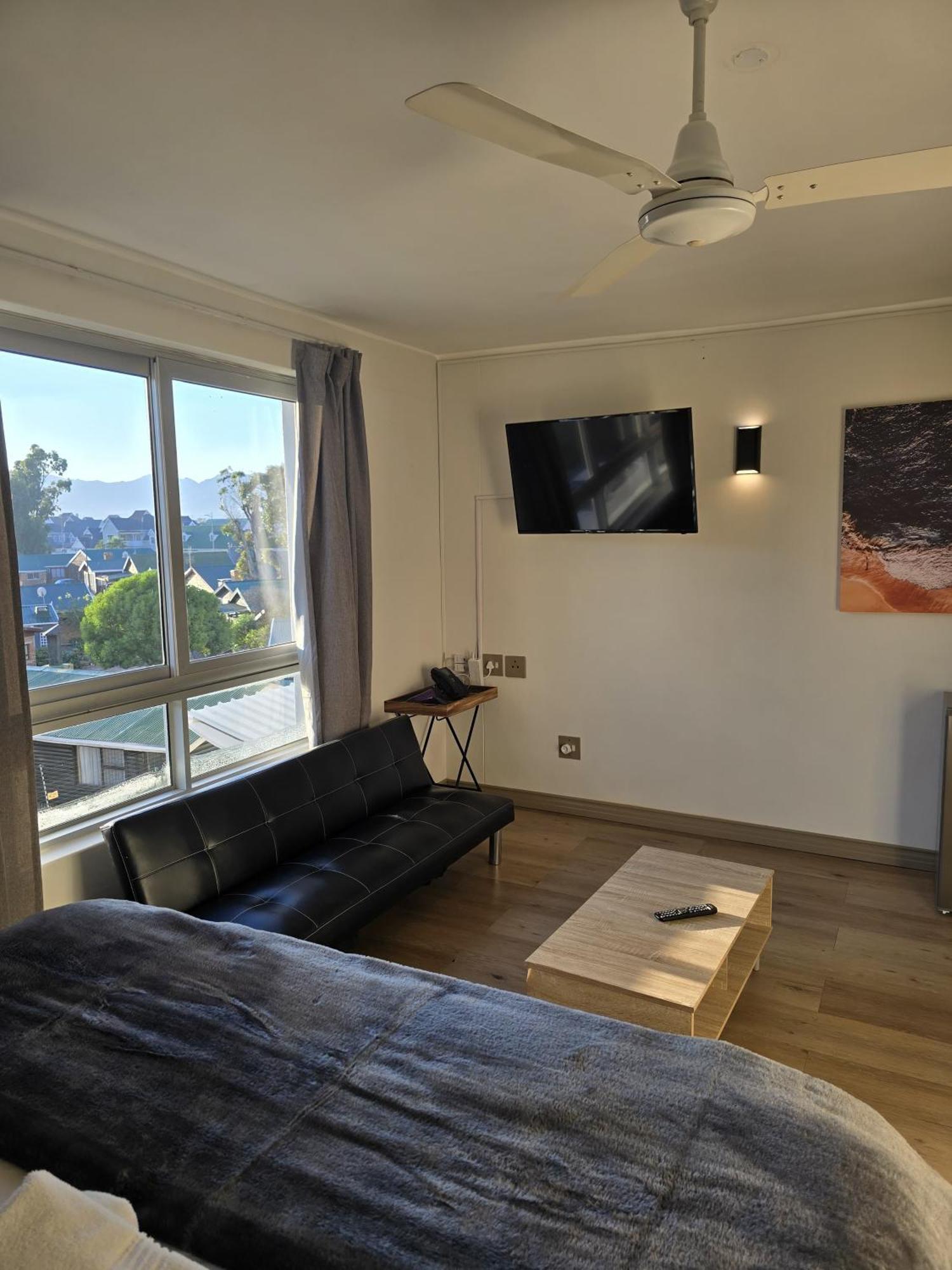 False Bay Inn 斯特兰德 外观 照片